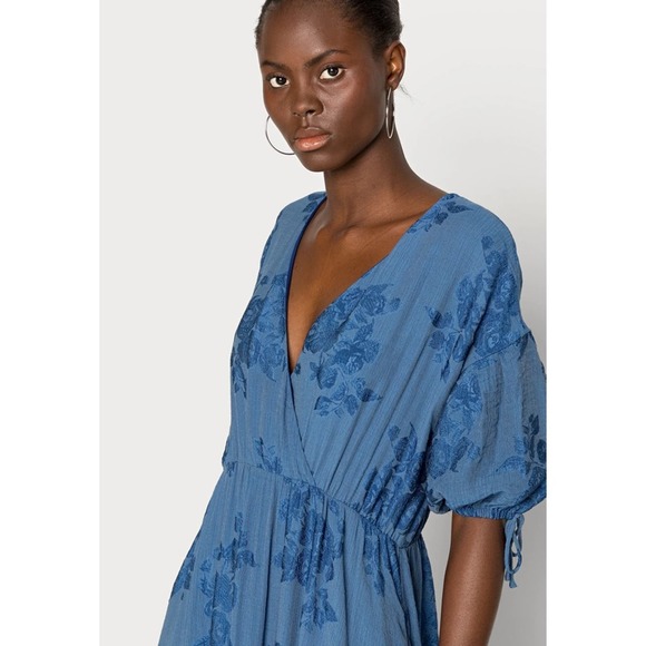 SOLD - NWT Ted Baker London Zilda Puff Sleeve Midi Dress - Picture 2 of 12